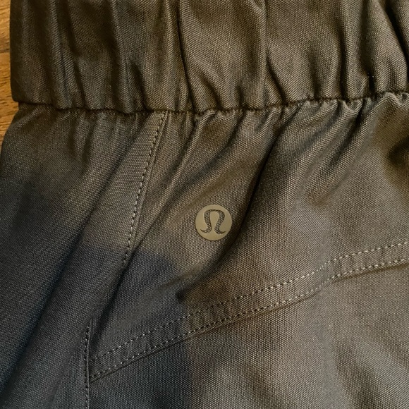 Lululemon Light Utilitech Cargo Pocket High Rise Pant - Picture 8 of 13